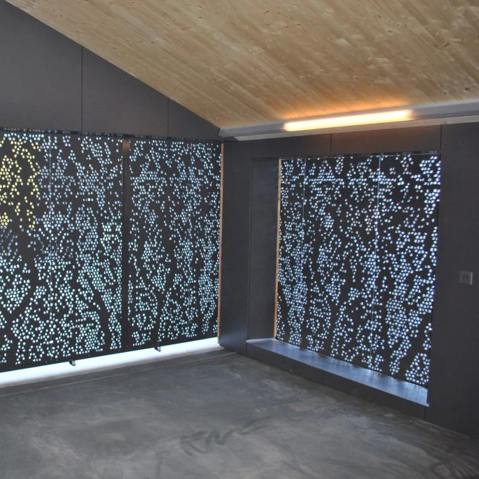 hanging wall dividers