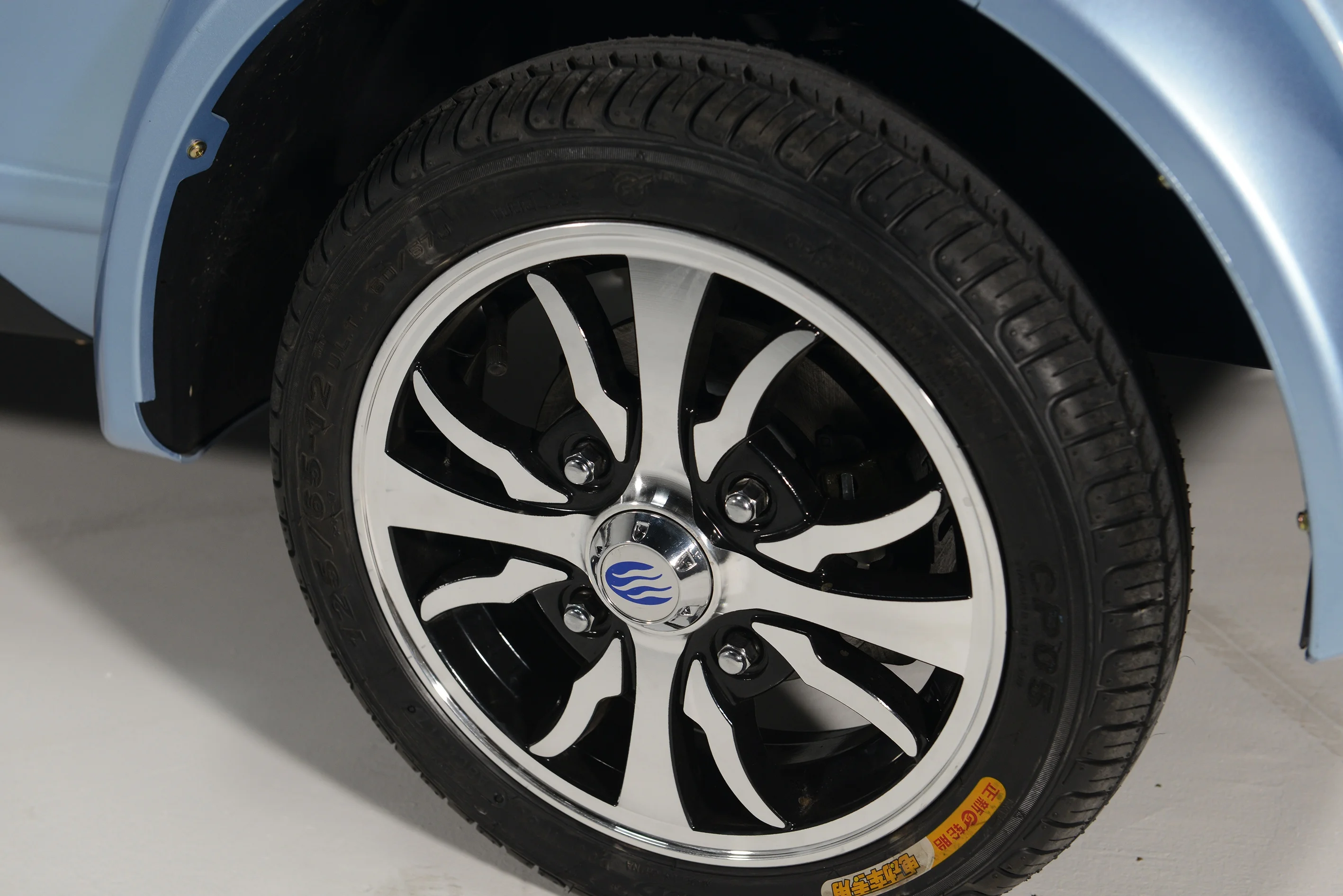 Runhorse J2  4 wheels electric car for Europe market with EC EEC