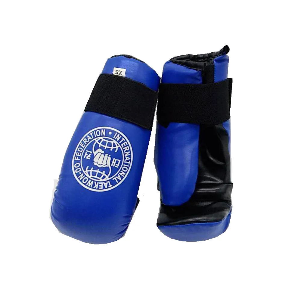 Manufacturers supply ITF taekwondo leather red or blue hand gloves hand protector sparring gloves