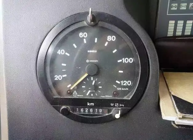 used Germany original LIEBHERR 300 TONS LTM1300 truck mounted crane for sale