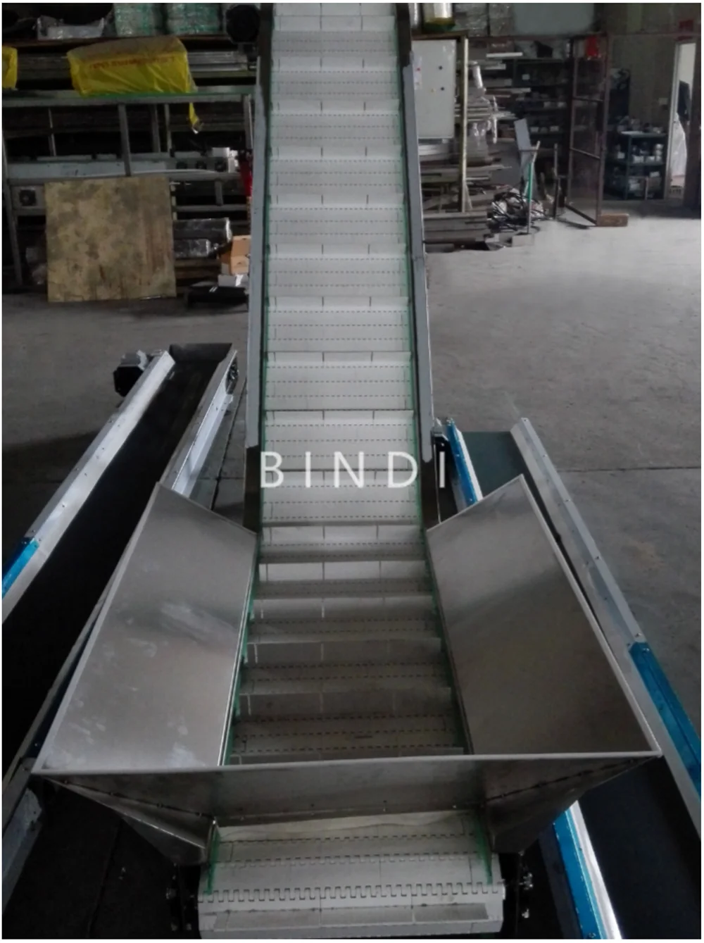 cheap stainless steel frame plastic modular inclined belt lifting conveyor