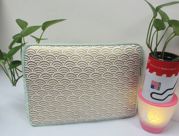 cheap reversible neoprene laptop/computer sleeves/bags