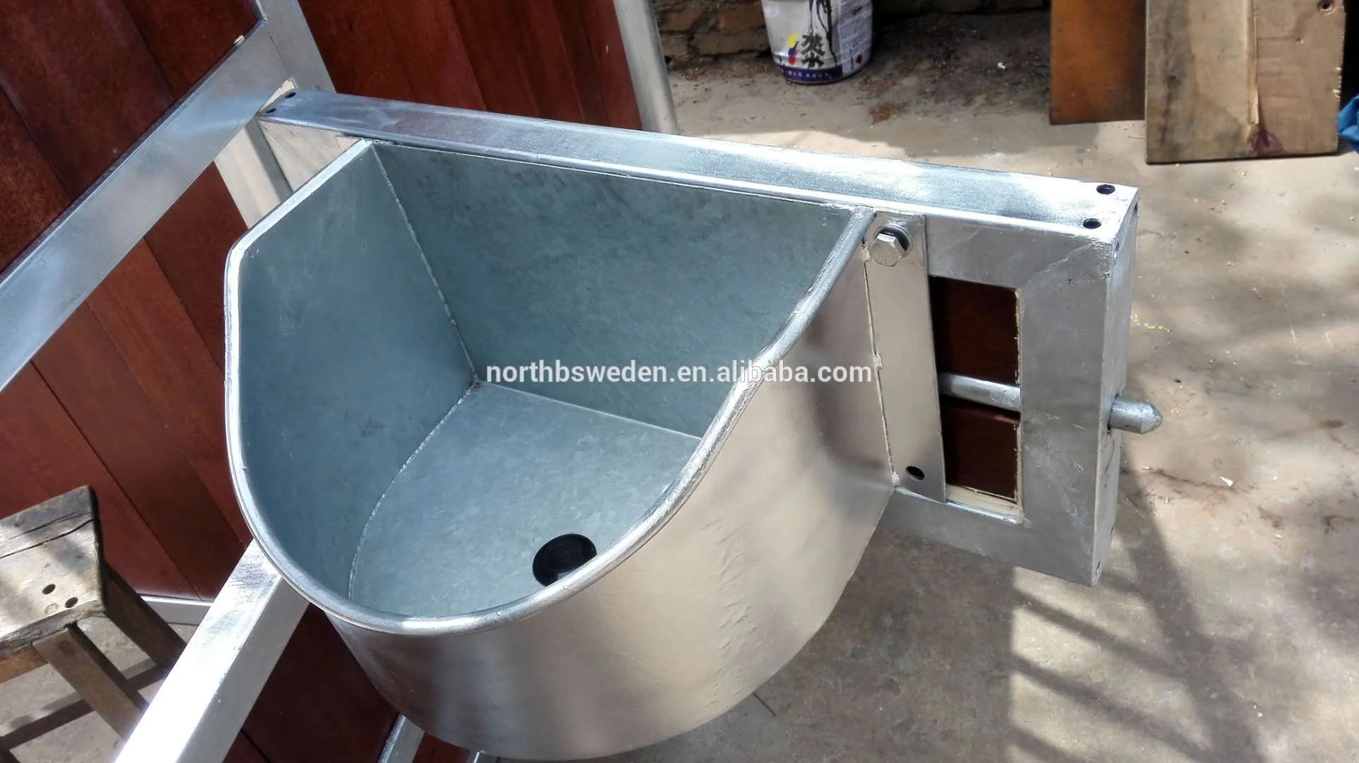 High Quality Hot Dip Galvanized Horse Stable with bamboo