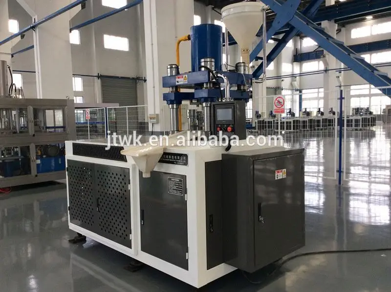 Hydraulic bath bombs press machine