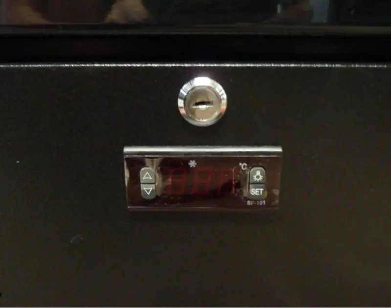 118L Single-temperature hotel fridge/under-counter back bar refrigerator cooler