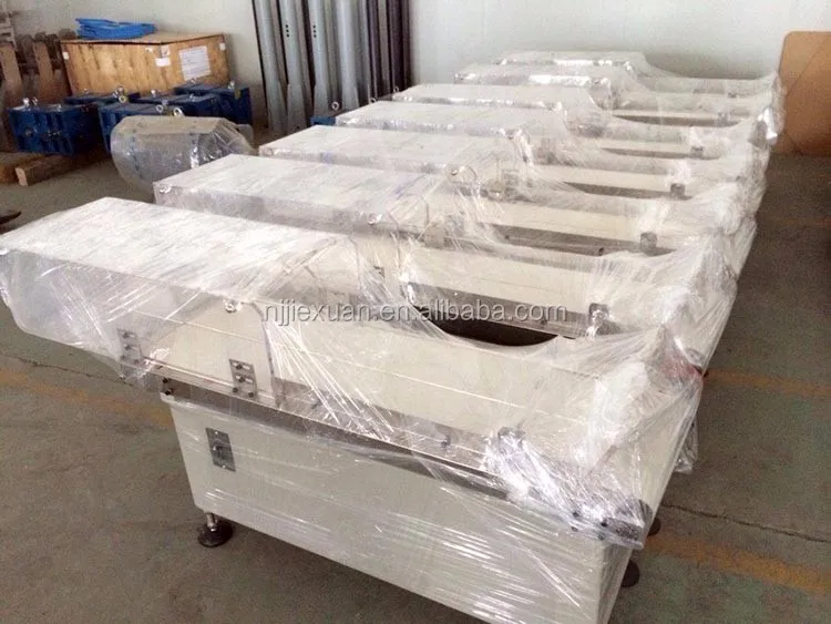 Automatic L-shape drinking straw gathering machine