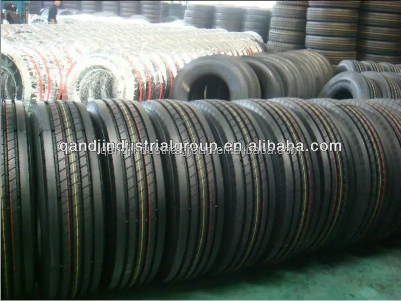 По оптовой цене из Китая тяжелых радиальных грузовых шин весов 315 / 80r22.5 11r22.5 12r22.5 295 / 80r22.5 контейнерная загрузка грузовых шин