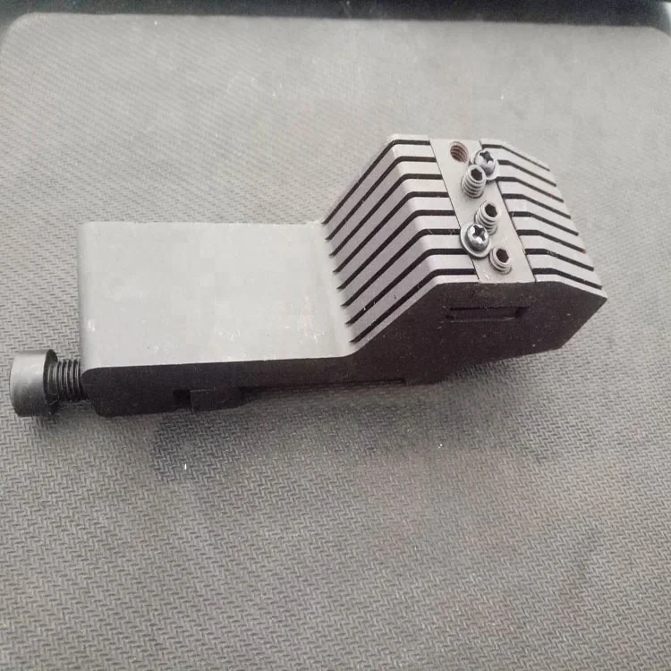 Tufting carpet machine gauge parts straight knife carrier