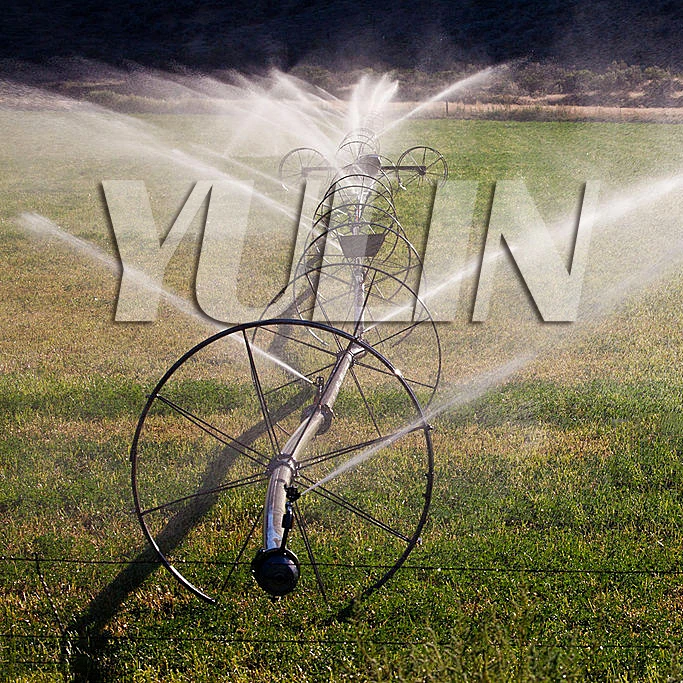 Movable irrigation equipment side roll irrigation equipment