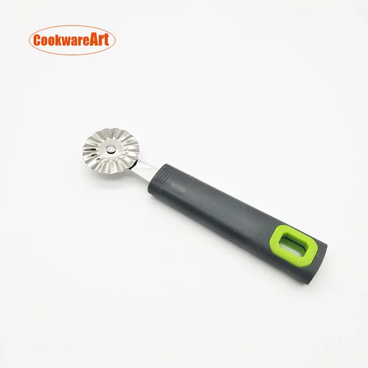 high quality kitchen accessories pizza tools stainless steel  round pizza cutter and wheels with plastic handle