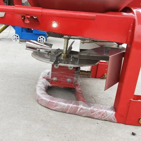 Disc fertilizer spreader machine tractor rear hanging fertilizer spreader
