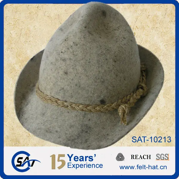 Чувствовал себя деревенщиной шляпа