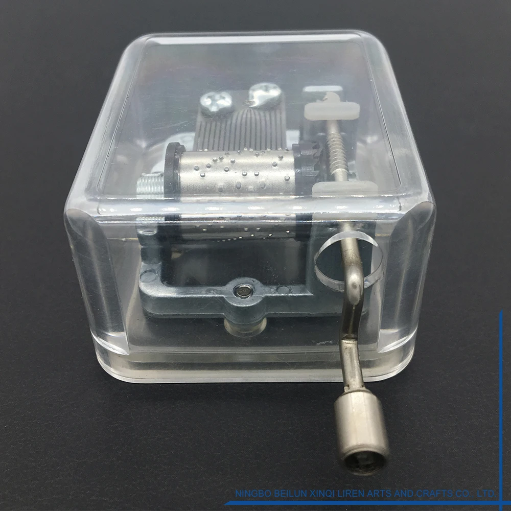 Hand Crank 18 Notes Plastic Music Box Crank and Listen to the Music