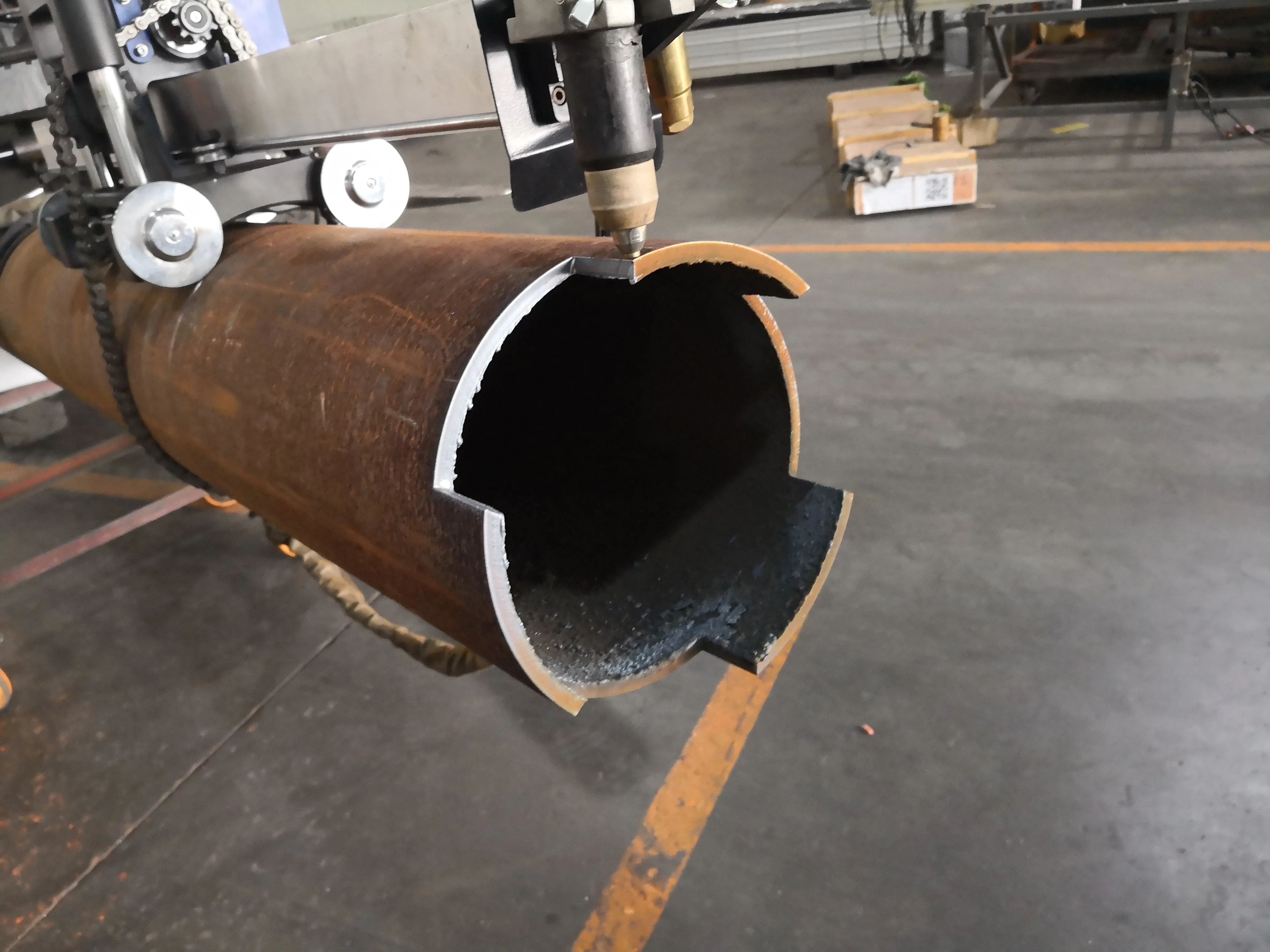 CNC Pipe Tube Plasma Cutting Machine Cutter  PNC-1200A 2019 New Design Light Weight Good For Outdoor Working