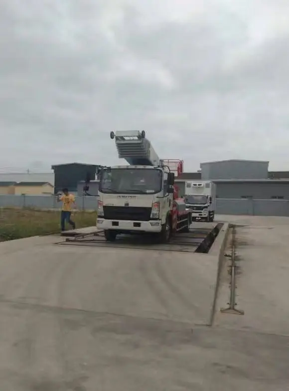 Hight quality HOWO chinese aerial platform truck High-altitude Operation Truck aerial platform truck