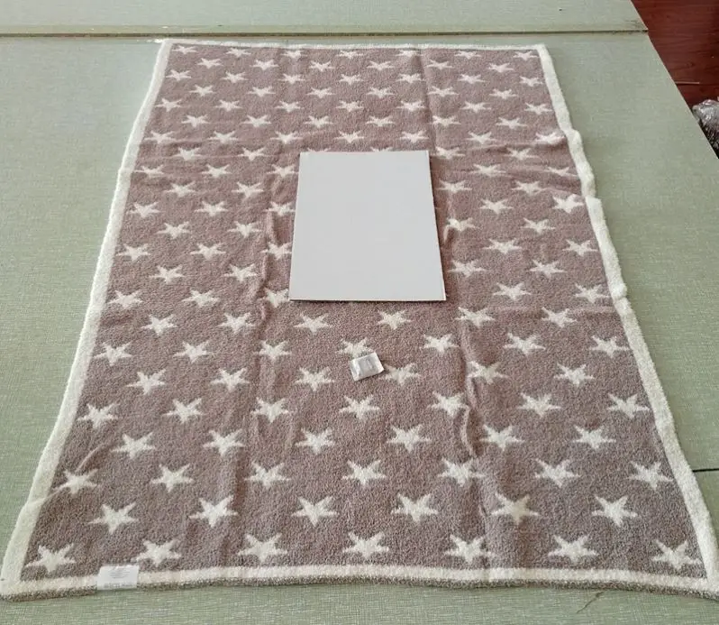 luxury quality 5 star hotel super soft 100% polyester micro feather yarn fiber pink baby star knit throw blanket