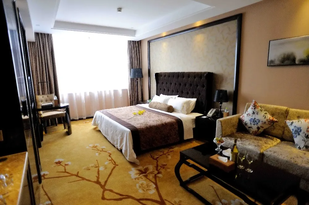 Modern Style Deep Color Warm Walnut Veneer Solid Wood Bedroom Furniture For Hotel