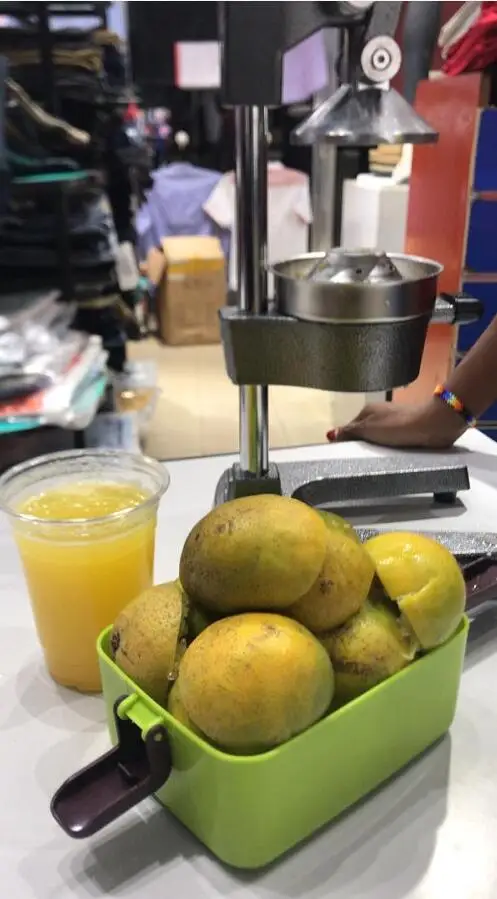 automatic electric mini  portable orange vegetable juicer dispenser machine commercial fruit juicer maker