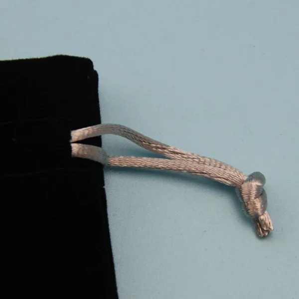 Оптовая продажа черный бархатный мешочек с вышивкой ювелирный мешок на