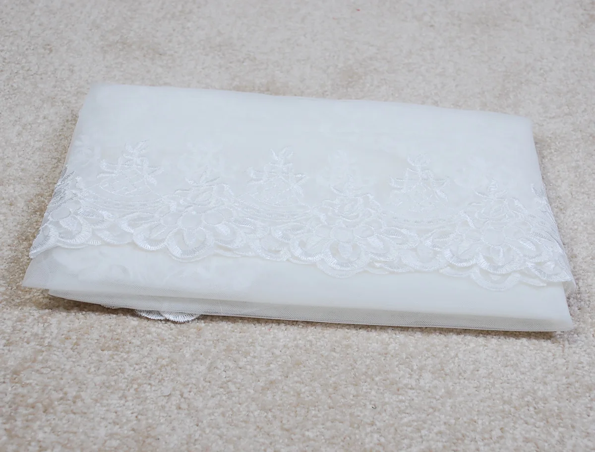 
Bridal Accessories wholesale Hot Sell luxury classics Lace appliqued wedding veils For Ladies 