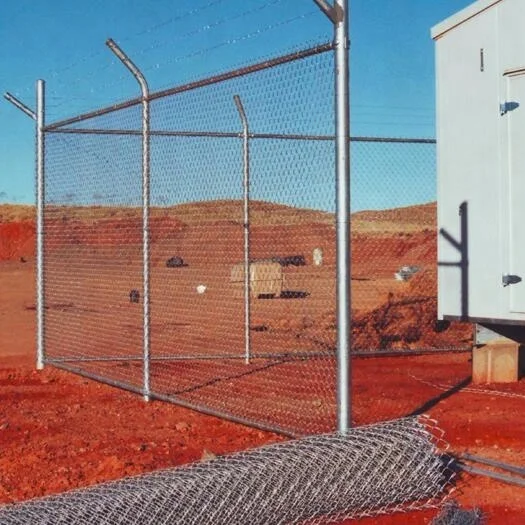 Hot dipped galvanized chain link fabric fence with barded wire