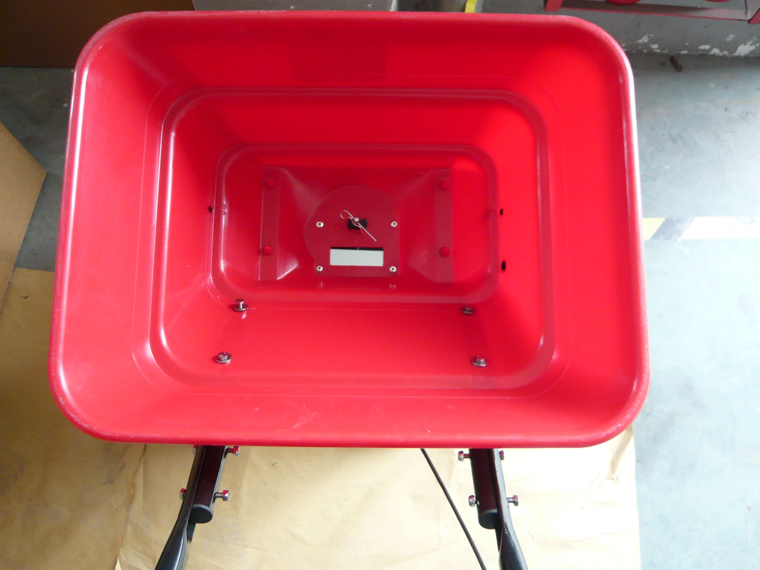 
80lb push spreader for lawn and garden 