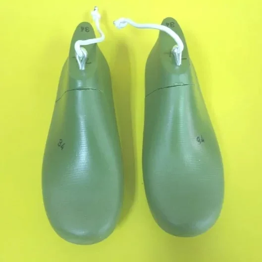 School students shoes plastic shoe lasts