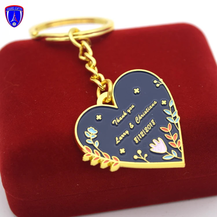 Souvenir Heart Shape Love Soft Enamel Custom Keyring Wedding Keychain Engraved With Name of the Bride and Groom