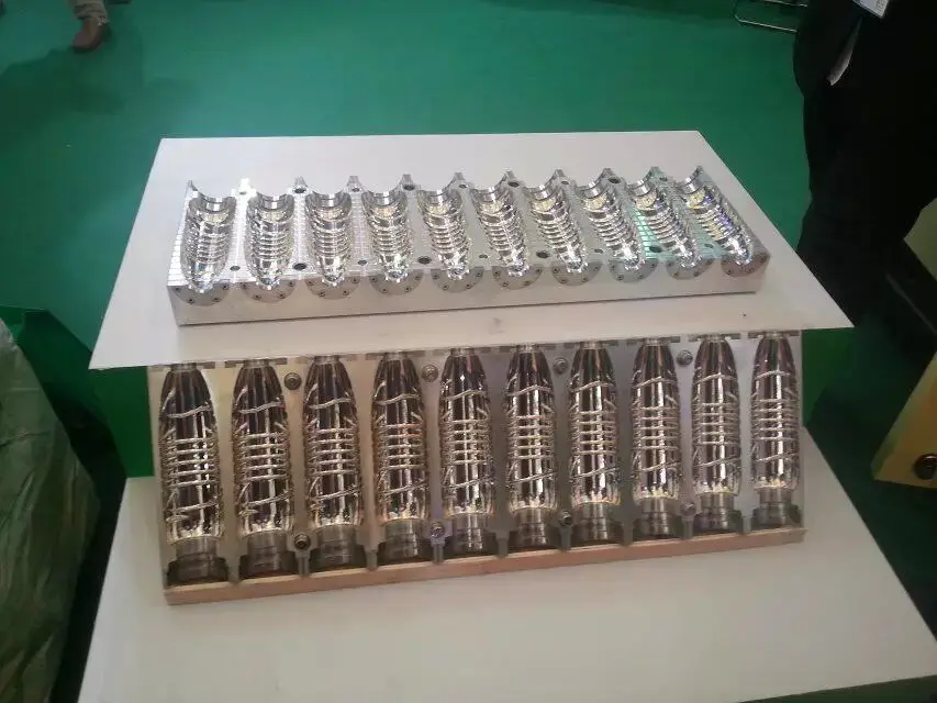 PET plastic bottle mould
