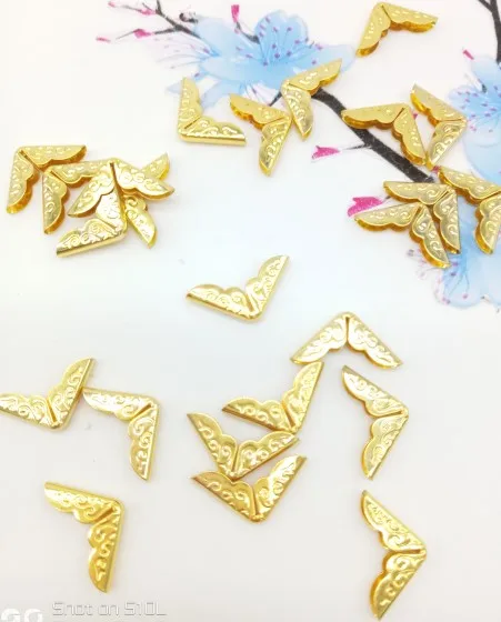 Factory sales gold small metal corner  angle album l corner DIY manual small corner