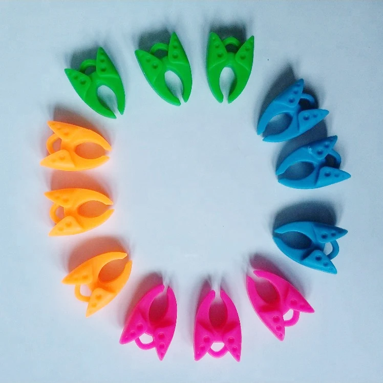 12 Pieces Assorted Color Sewing Tools Accessories Thread Bobbins Holders Clamps