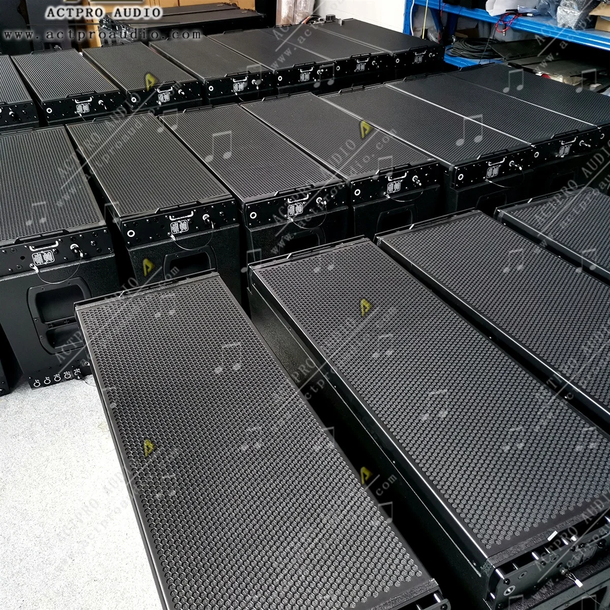 PRO Audio TTL55A Line Array  Loudspeaker TTL55A Dual 12 inch Powered Line Array Speaker