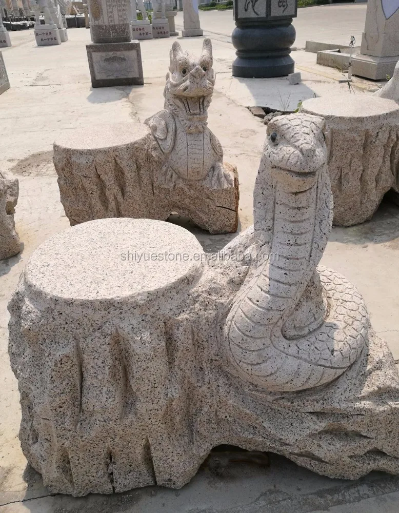 Ручная резная каменная скамейка с фигурами животных