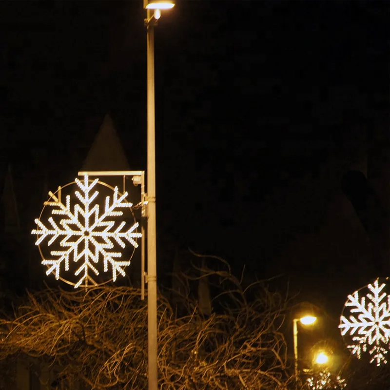 Outdoor commercial pole mounted Christmas street decorations IP65 LED rope light blue and white snowflakes