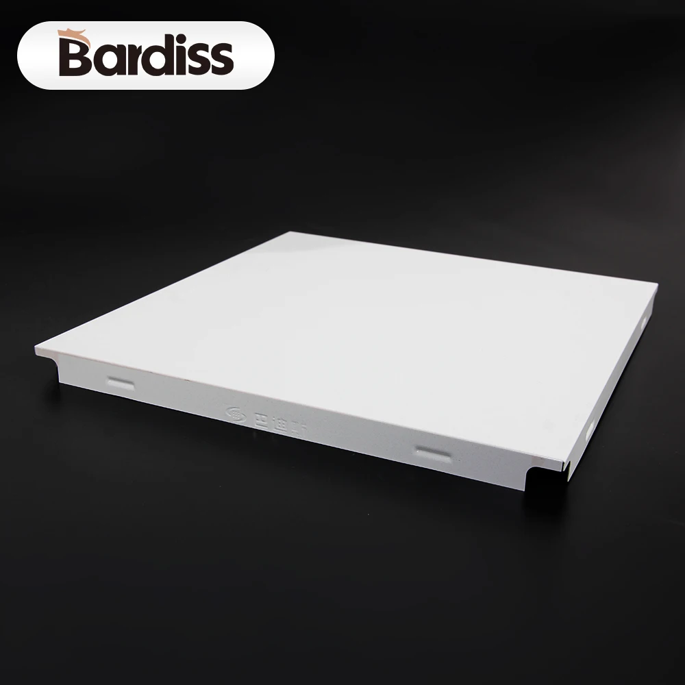 Металлическая потолочная плитка