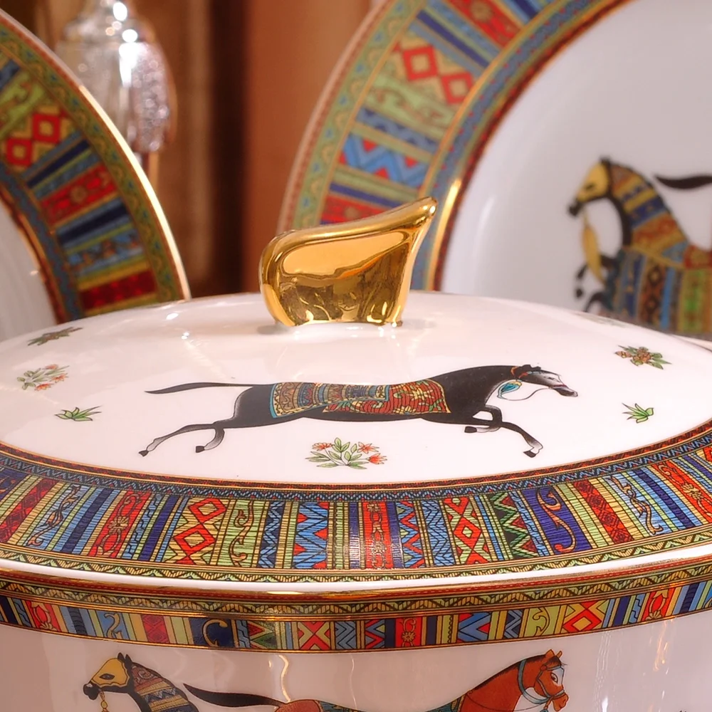 
Luxury Dinner Sets Fine Bone China Dinnerware Sets Gold Rim Porcelain Dinner Sets 