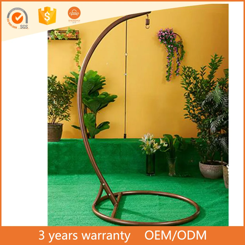 
Garden indoor & outdoor hanging egg shaped round wicker swing chair. 