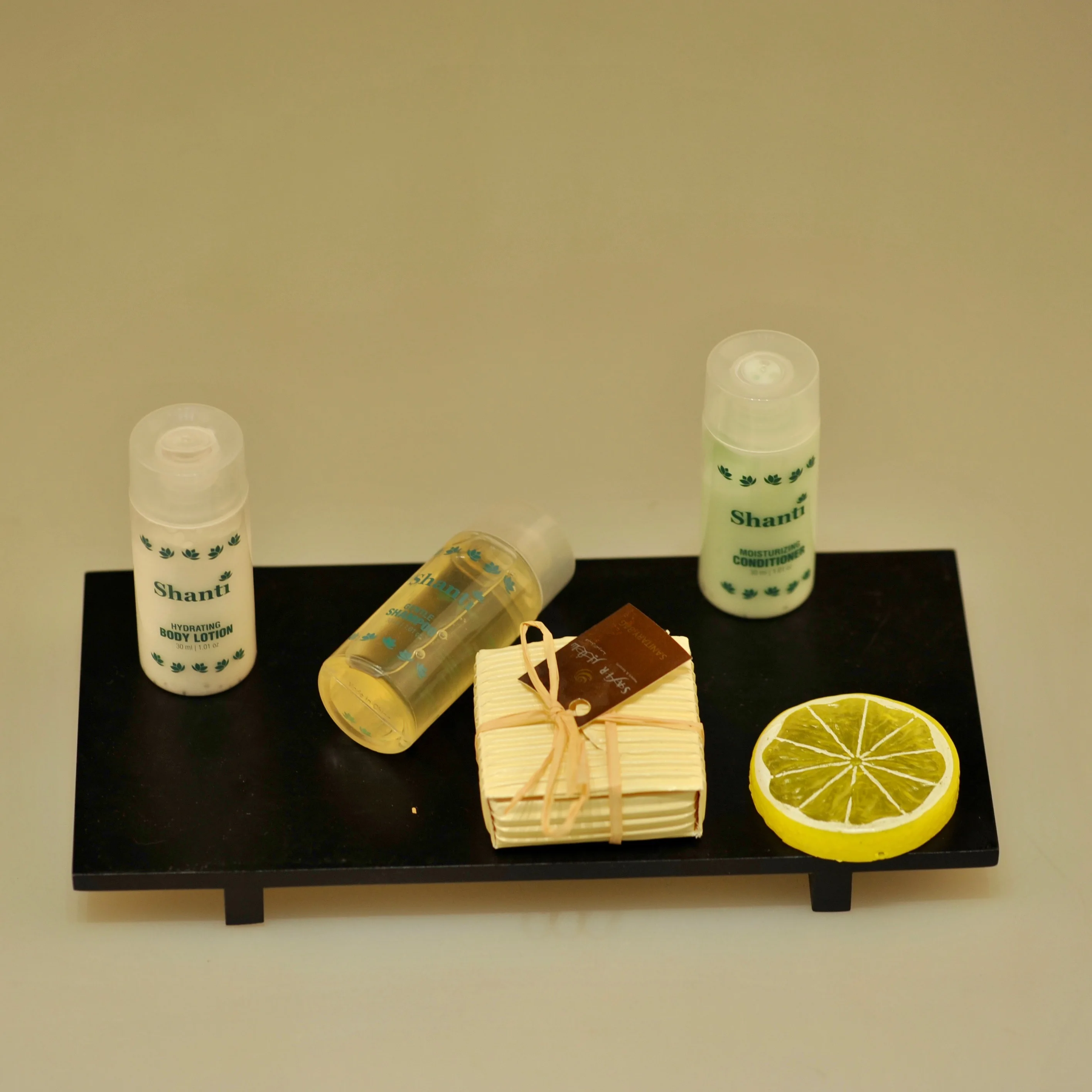 25ml disposable screw top transparent shampoo bottles for hotel and spas