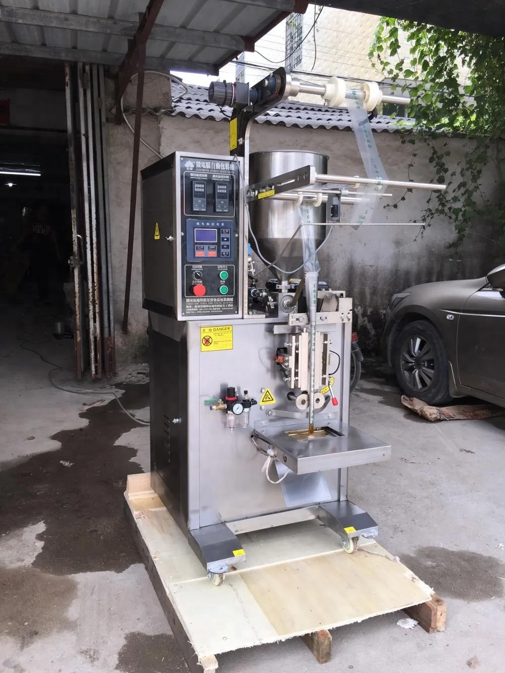 
Industrial Mineral Water Milk Pouch Fruit Juice Packaging Plastic Bag Sealing Machine In India 