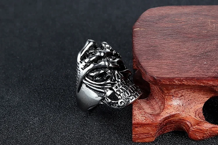 Skeleton Hand Skull Ring 316L Stainless Steel Gothic Finger In Stock