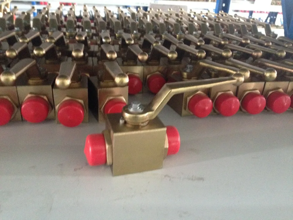 BSP1/4' 3 way high pressure ball valve outside thread with 2 mounting holes 7200PSI 500BAR