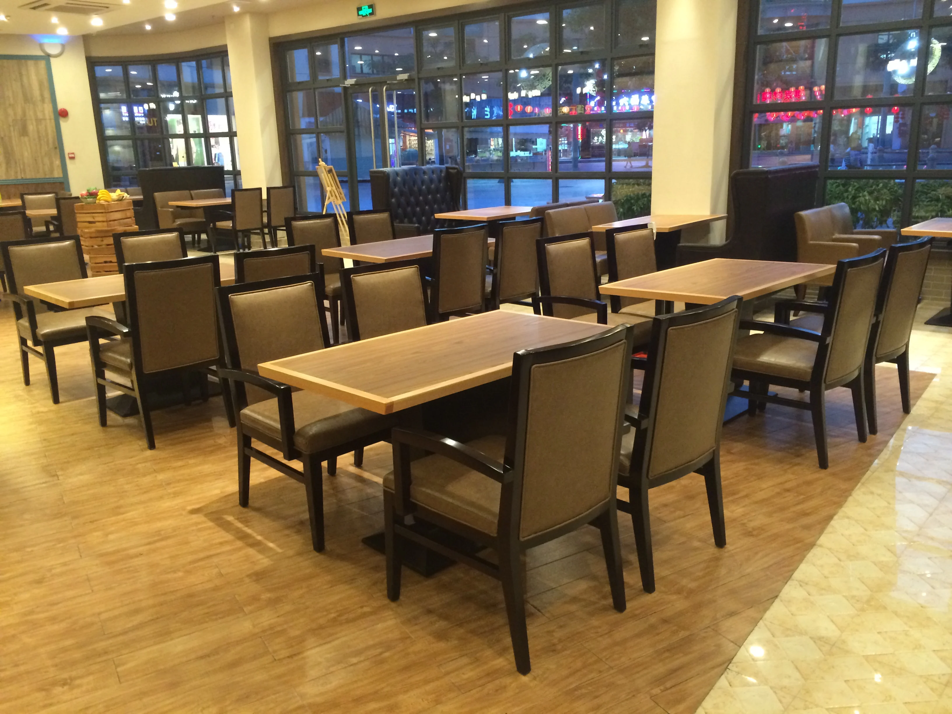 Foshan restaurnat furniture set modern restaurant tables and chairs