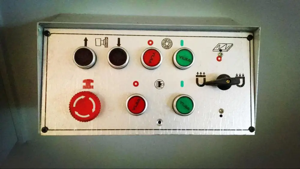 Hydraulic surface grinder M7132