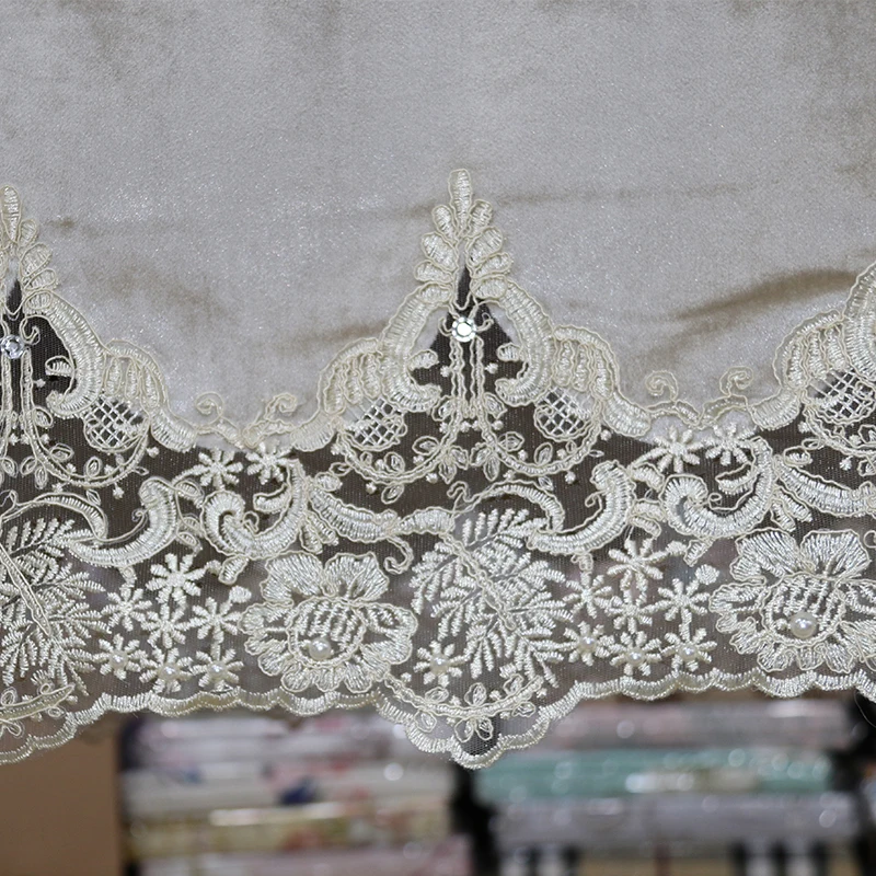 Romantic white dining room for different shapes