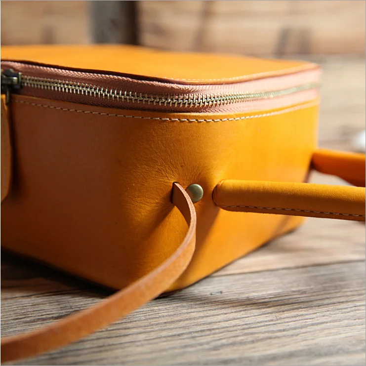 2019 new original handmade vegetable tanned leather female bag top layer leather shoulder vegetable tanne Messenger bag tofu bag