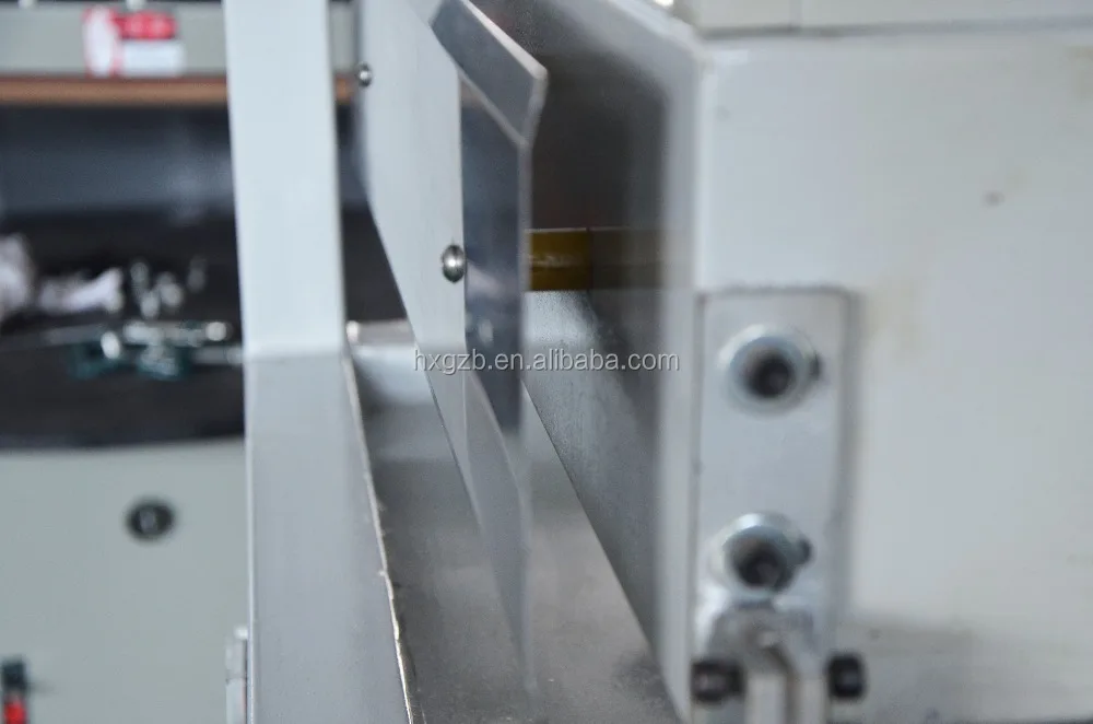 Небольшая машина для термоформовки