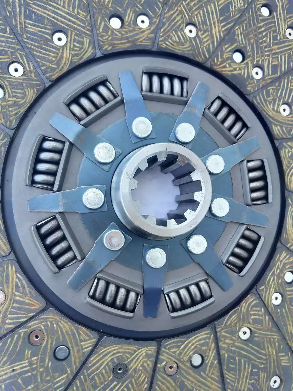 OE 1861494140 factory outlet auto spare parts 380mm clutch pressure plate