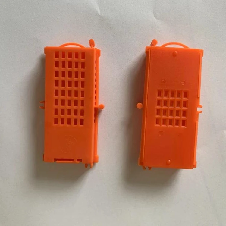 
plastic yellow queen cage for beekeeping 