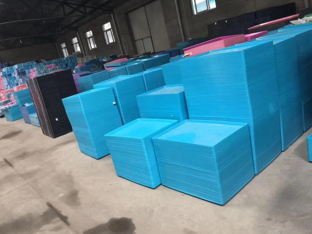 plastic pet dog carrier transporter safri