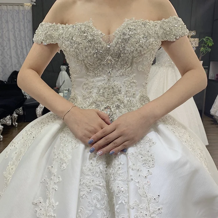 Luweiya guangzhou Factory Gorgeous Luxury off shoulder Wedding Dress bridal Gowns Crystal Wedding Dress with Long Train
